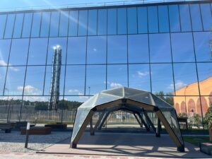 Установка солнцезащитной-зеркальной пленки