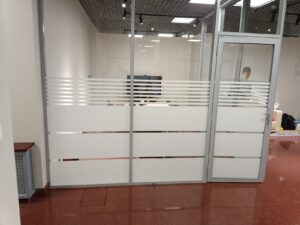 Установка декоративной пленки White Matt с плоттерной резкой